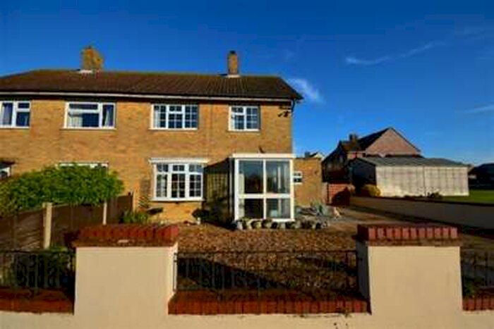 3 Bedroom House To Rent In Fox Hill Road, Royston, SG8