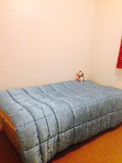 5 Bedroom Flat To Rent In Marston House, Redhill, RH1