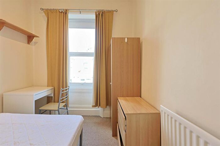 3 Bedroom Flat To Rent In Oakland Road, Jesmond, Newcaste Upon Tyne, NE2