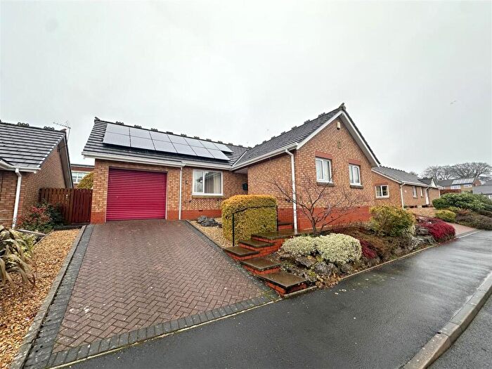 3 Bedroom Detached Bungalow For Sale In Howard Gardens, Brampton, CA8