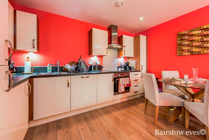 1 Bedroom Apartment To Rent In Chapel Court, RM7