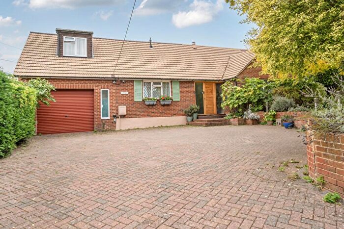 5 Bedroom Chalet For Sale In The Street, Borden, Sittingbourne, Kent, ME9