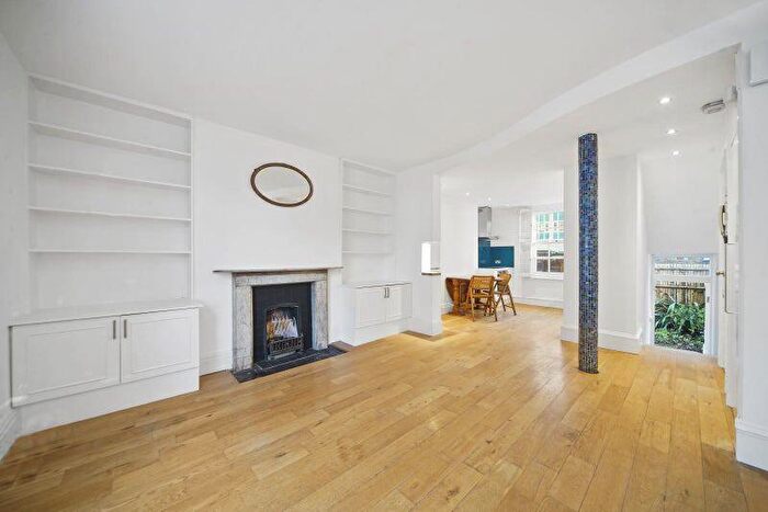 2 Bedroom Maisonette To Rent In Camden Street, Camden, NW1