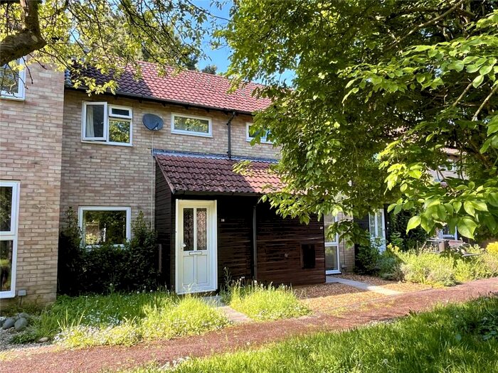 2 Bedroom Terraced House For Sale In Bankview, Lymington, Hampshire, SO41