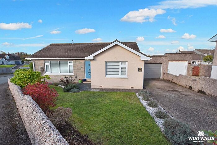 3 Bedroom Detached Bungalow For Sale In Silverstream Drive, Hakin, Milford Haven, SA73