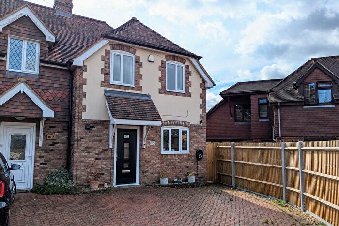 3 Bedroom Semi-Detached House For Sale In Drift Road, Wallington, PO16