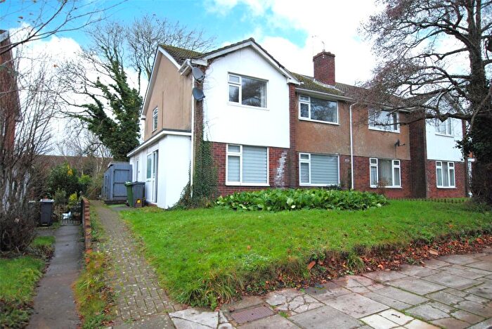 2 Bedroom Maisonette For Sale In Claerwen Drive, Lakeside, Cardiff, CF23