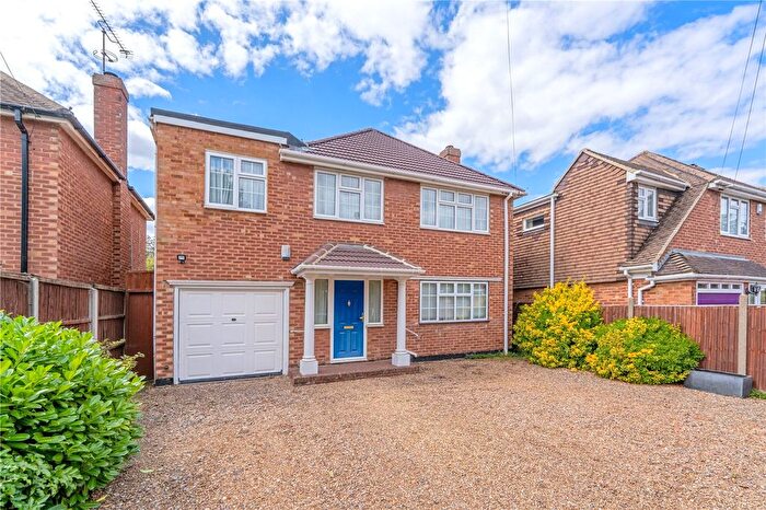 3 Bedroom Detached House For Sale In Ripley Road, Hampton, TW12