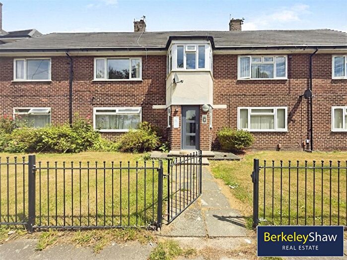 2 Bedroom Flat For Sale In Longfield Avenue, Crosby, L23