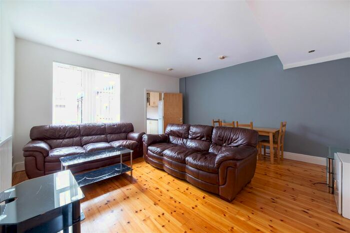 5 Bedroom Terraced House To Rent In Biddlestone Road, Newcastle Upon Tyne, NE6