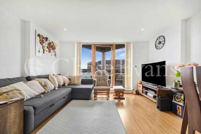 2 Bedroom Flat For Sale In The Odyssey, Crews Street, Canary Wharf, London, E14