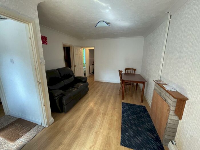 2 Bedroom Ground Flat To Rent In Hottipass Street, Fishguard, SA65