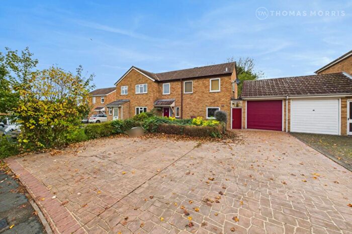 3 Bedroom Semi-Detached House For Sale In Rectory Close, Great Paxton, St. Neots, Cambridgeshire, PE19