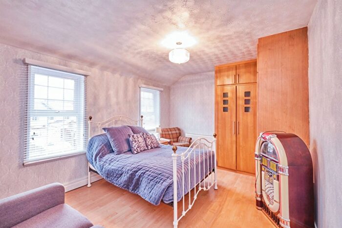 2 Bedroom End Of Terrace House For Sale In Titford Road, Oldbury, B69
