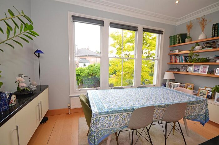 2 Bedroom Flat To Rent In Dukes Avenue, London, N10