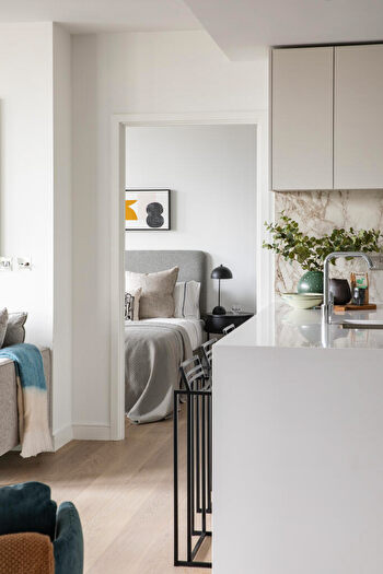 2 Bedroom Apartment To Rent In Water Street, London, E14
