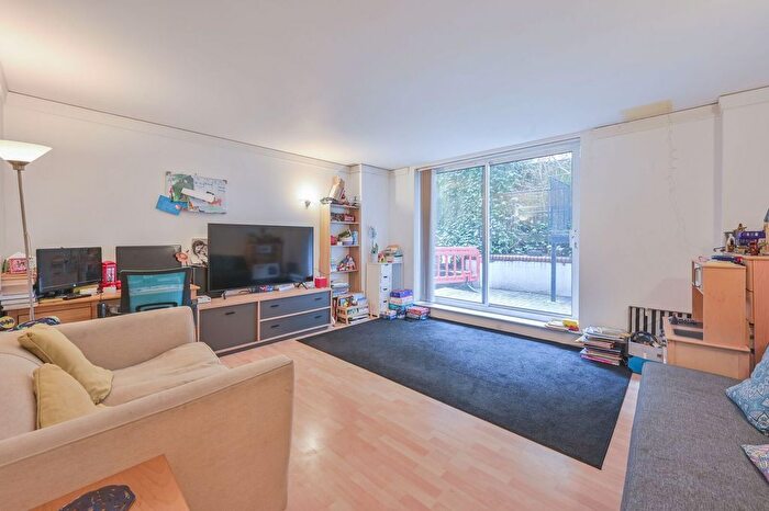 1 Bedroom Flat For Sale In Artillery Mansions, Westminster, London, SW1H