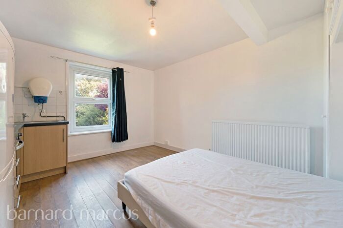 Studio To Rent In Cedar Road, Sutton, SM2