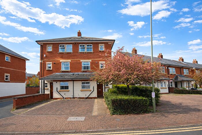 4 Bedroom Semi Detached House To Rent In Stable Close, Oxford, OX1