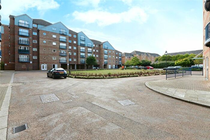 2 Bedroom Flat For Sale In Argent Court, Argent Street, Grays, Essex, RM17