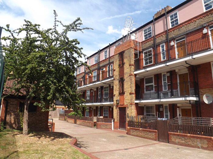 1 Bedroom Flat To Rent In London, SE16