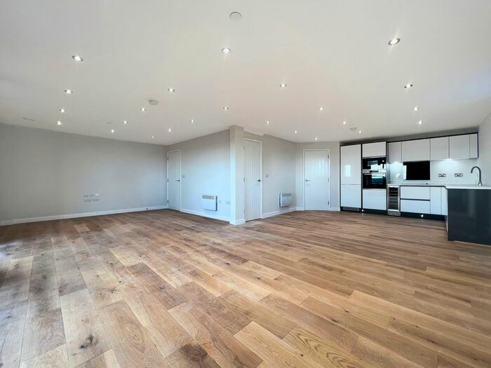 3 Bedroom Flat To Rent In Atkinson Street, Leeds, LS10