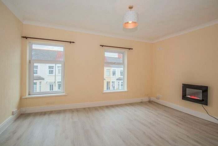 1 Bedroom Flat To Rent In Glenroy Street, Roath, Cardiff, CF24
