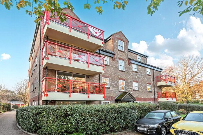 1 Bedroom Flat For Sale In Park Road, Beckenham, Kent, BR3