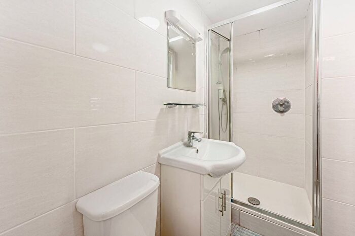 Studio To Rent In Emperors Gate, South Kensington, London, SW7