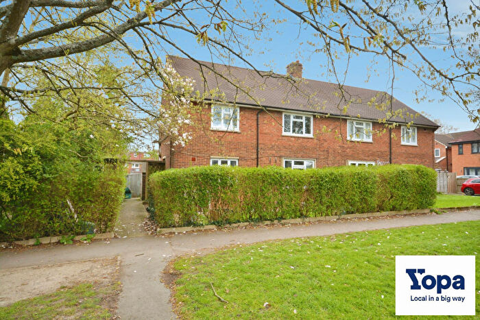 2 Bedroom Flat For Sale In Furse Avenue, St. Albans, AL4