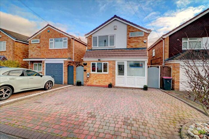 3 Bedroom Detached House For Sale In St Peters Close, Water Orton, B46
