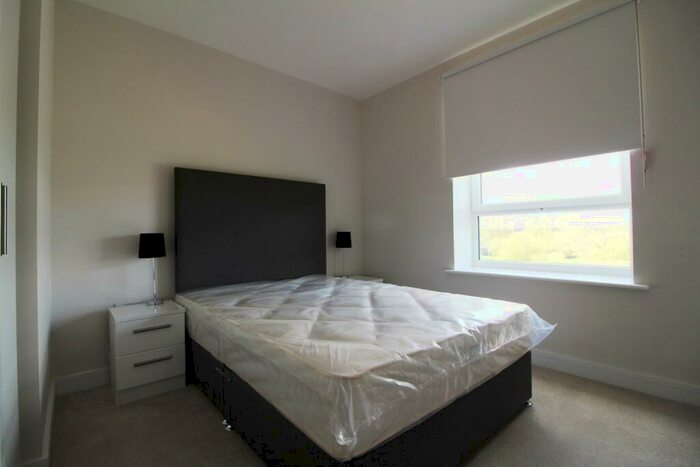 2 Bedroom Apartment To Rent In Harlequin House, Padworth Avenue, Reading, RG2