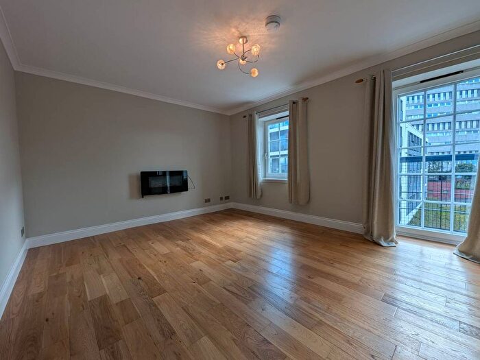 2 Bedroom Flat To Rent In Sheriff Bank, Edinburgh, EH6