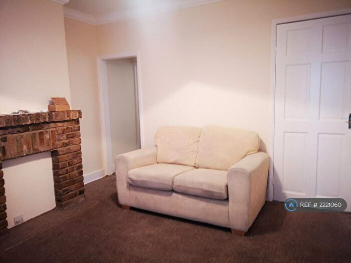 1 Bedroom Flat To Rent In Hart Street, Reading, RG1