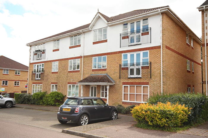 2 Bedroom Flat To Rent In Knaphill, Woking, GU21