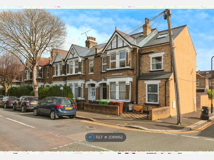 3 Bedroom Maisonette To Rent In Pretoria Road, London, E11