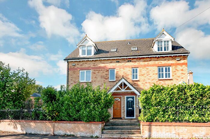 3 Bedroom Town House For Sale In Ryhall Road, Stamford, PE9