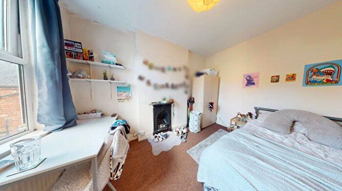 5 Bedroom Semi-Detached House To Rent In Devonshire Promenade, Lenton, Nottingham, NG7