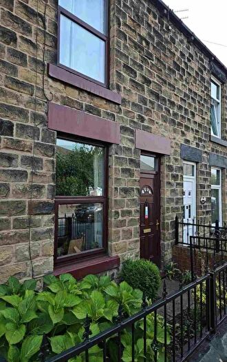 3 Bedroom House To Rent In Station Road, Wombwell, S73