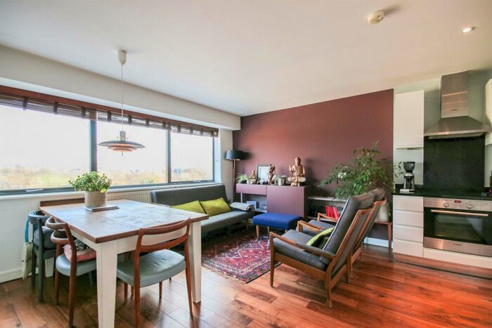 2 Bedroom Apartment To Rent In Stroud Green Road, N4
