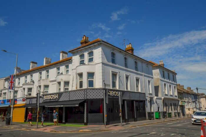 2 Bedroom Flat To Rent In - Langney Road, Eastbourne, BN21