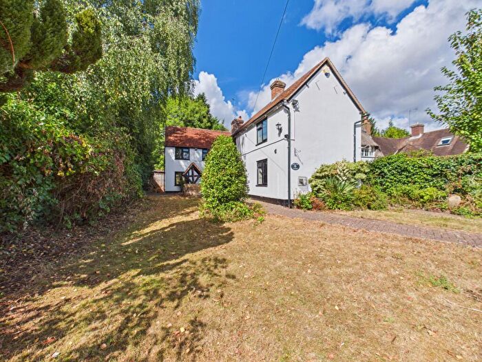 3 Bedroom Detached House For Sale In Winston Avenue, Tadley, RG26