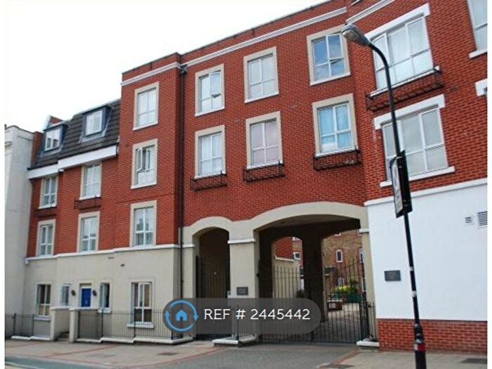 1 Bedroom Flat To Rent In Coopers Court, London, W3