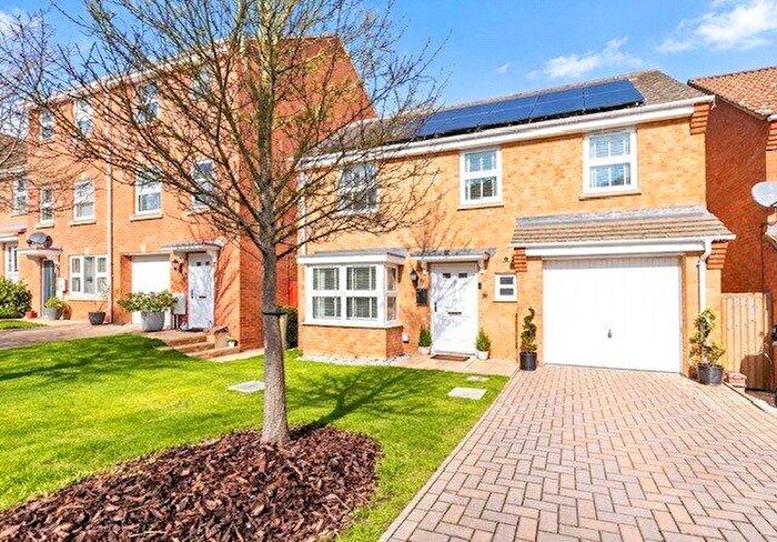 4 Bedroom Detached House For Sale In Drakes Avenue, Leighton Buzzard, Bedfordshire, LU7