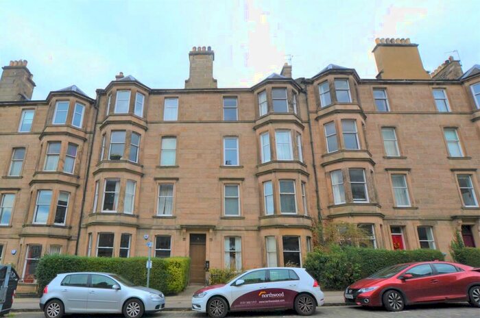 3 Bedroom Flat To Rent In Comely Bank Avenue, Edinburgh, EH4