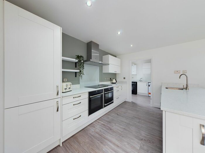 4 Bedroom Detached House To Rent In West Hill Road, Willerby, HU10