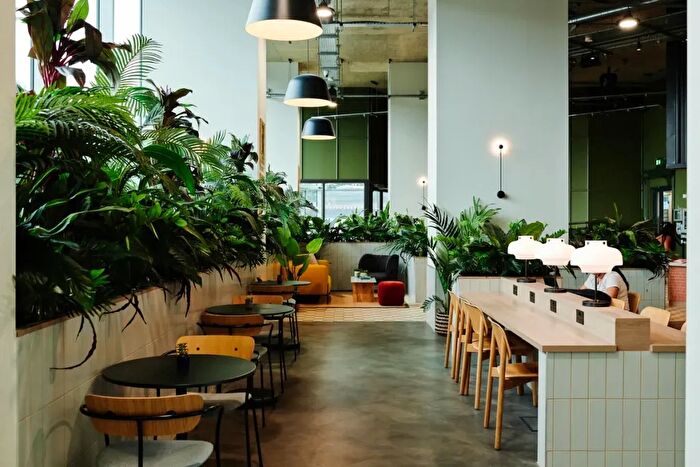 1 Bedroom Flat To Rent In Pioneer Point, Winston Way, Ilford, IG1