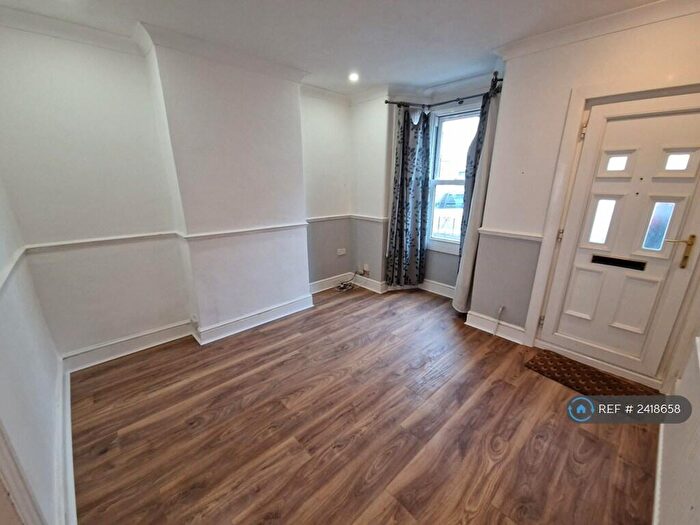 2 Bedroom Terraced House To Rent In Yew Tree Road, Beckenham, BR3