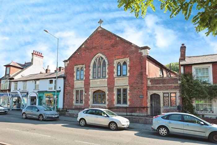 2 Bedroom Flat For Sale In Red Lion Street, Chesham, HP5