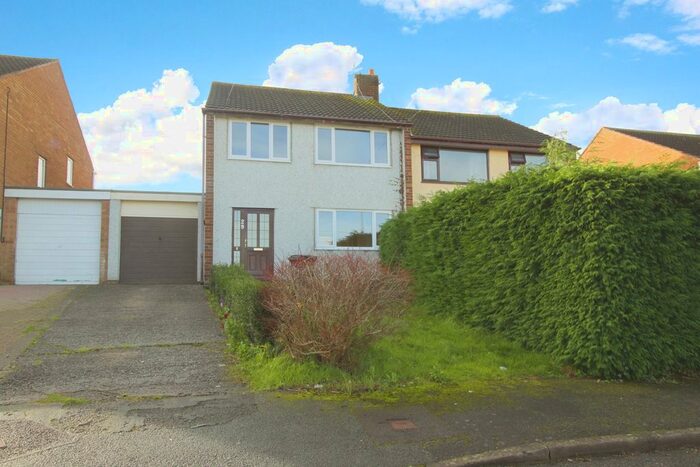 3 Bedroom Semi-Detached House To Rent In Hadfield Close, Connah's Quay, Deeside, CH5